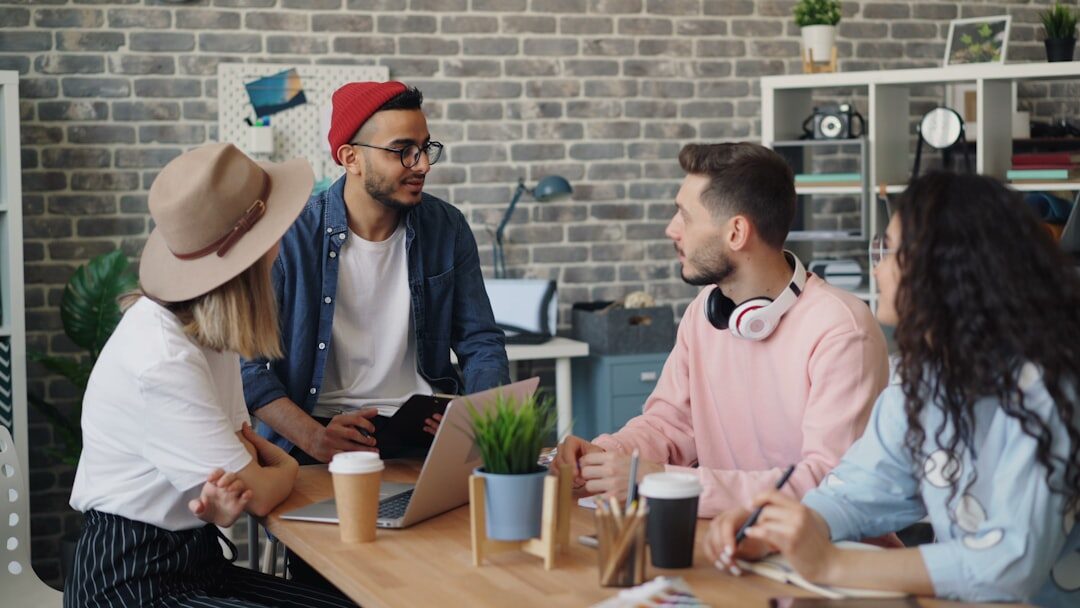 group discussing news online