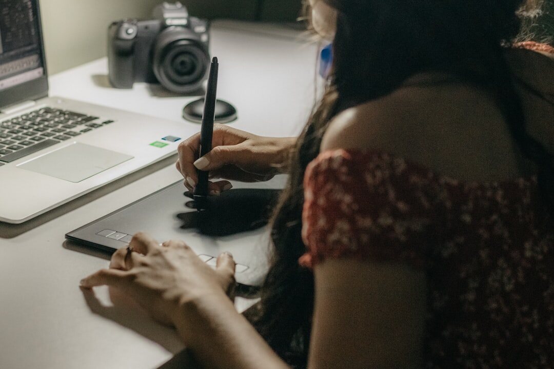 digital journalist at work